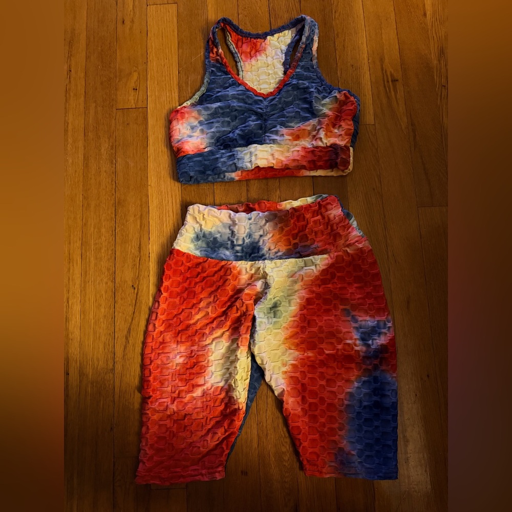Multi-coloured tie-dye workout set #gym #activewear #fitness